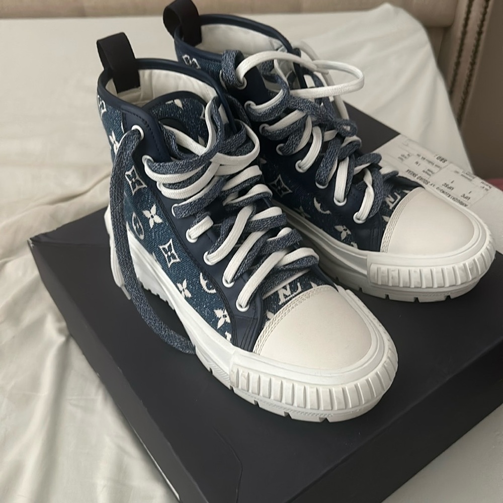 Louis Vuitton Squad Sneaker High Tops